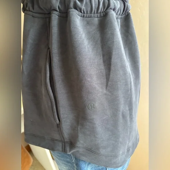 Lululemon Softstreme cinched waist jacket size 2 - Picture 9 of 9